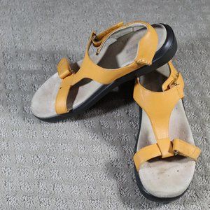 Prophet Size 7.5 W Yellow Leather Cushioned Sandals